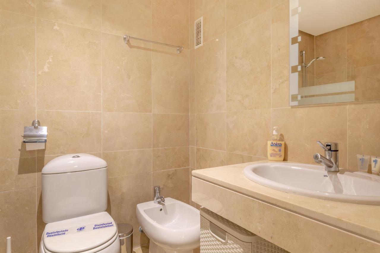 2261-Superb Apt On The Beach, On Duquesa Harbour Manilva Eksteriør bilde
