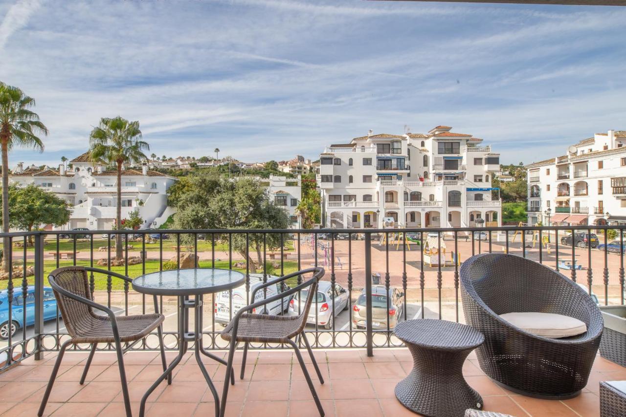 2261-Superb Apt On The Beach, On Duquesa Harbour Manilva Eksteriør bilde