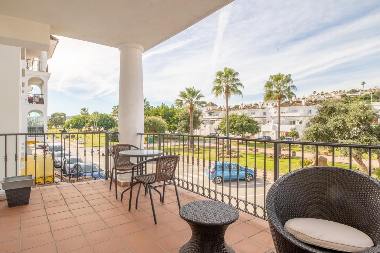 2261-Superb Apt On The Beach, On Duquesa Harbour Manilva Eksteriør bilde